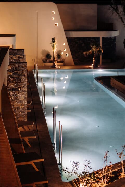 Gallery v-pool-room.jpg